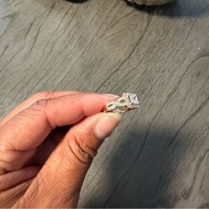 Women’s 14k gold & cz ring size 9. No box.